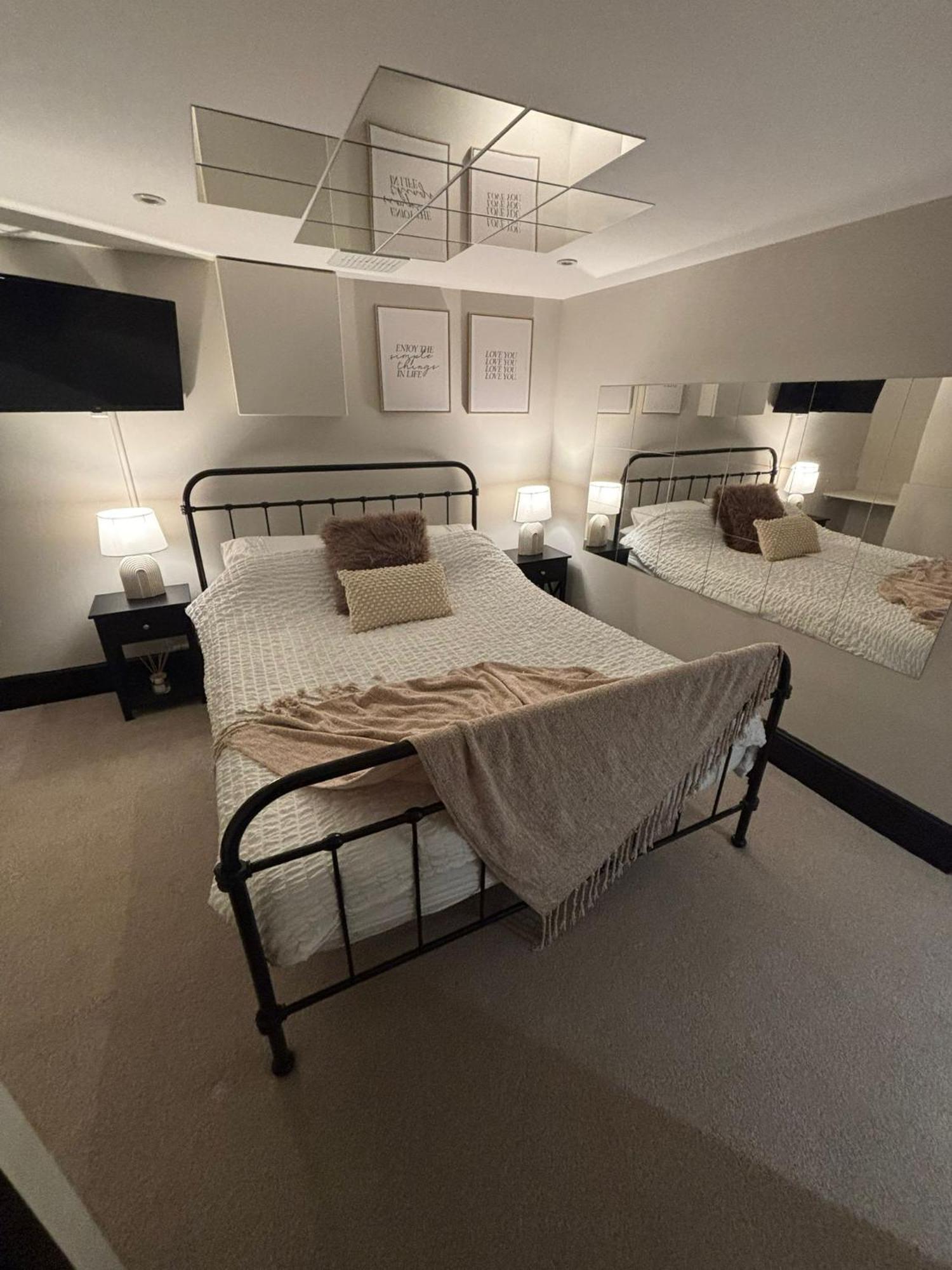 ברנסלי Private & Modern En-Suite Rooms Town Centre Self Check-In מראה חיצוני תמונה